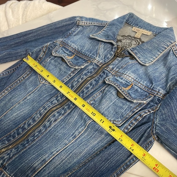 CAbi JEANS Classic Retro Key Zipper Pull Butterfly Jean Denim Jacket - Picture 6 of 10